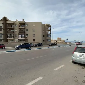 https://apt-primera-linea-de-playa-y-gibraltar-a-5-minutos.1costadelsol.com